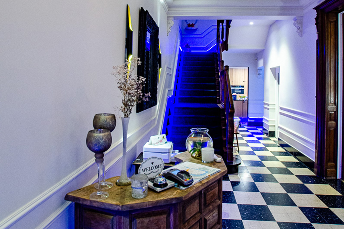B&B